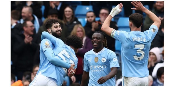 Manchester Citys unge forsvarsspiller Joško Gvardiol scorer mål på rad